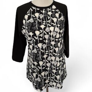 LuLaRoe Black and White Floral Randy Sz M 3/4 Sleeve Top